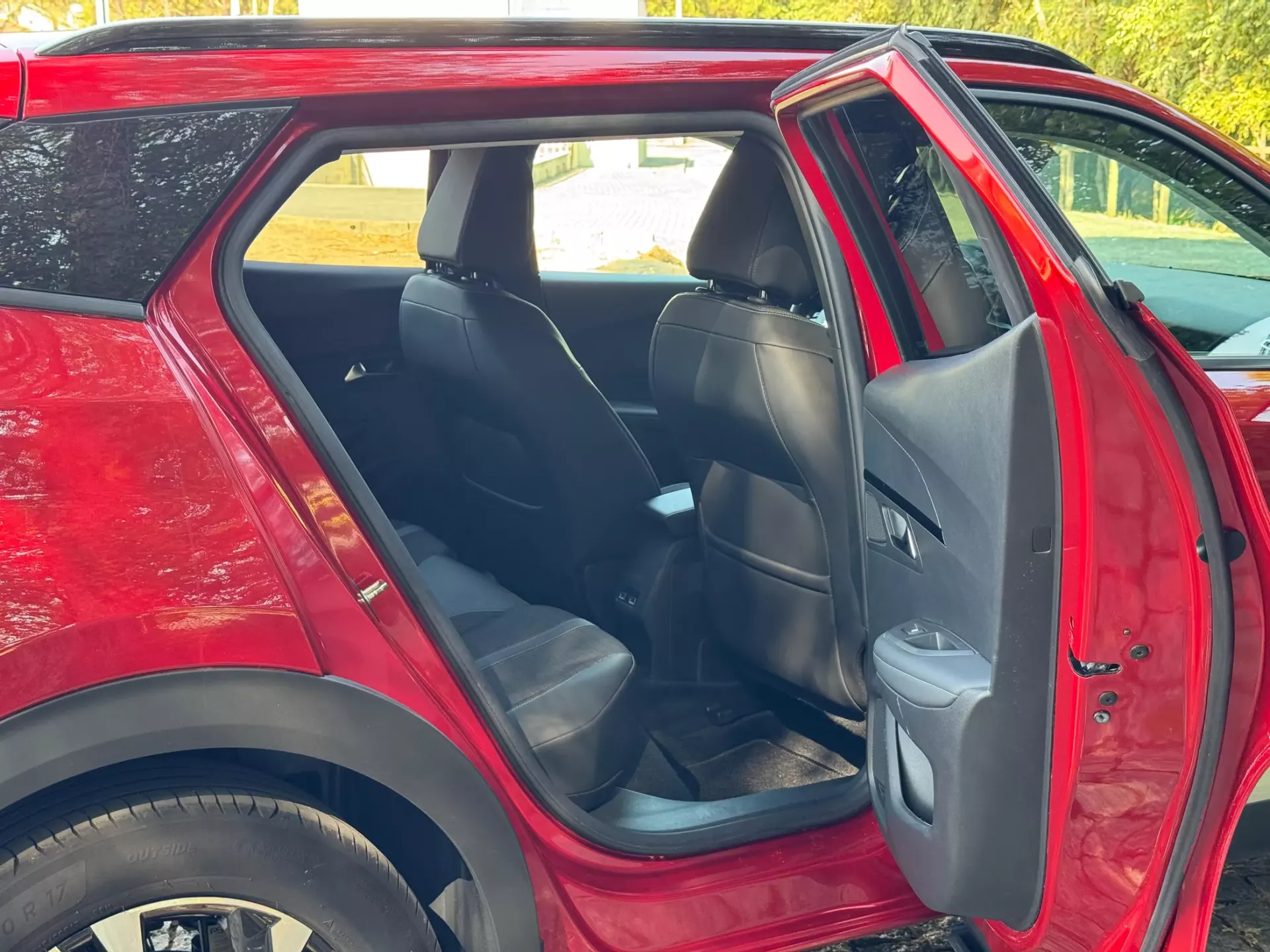 Peugeot e-2008 50 kWh Allure 24