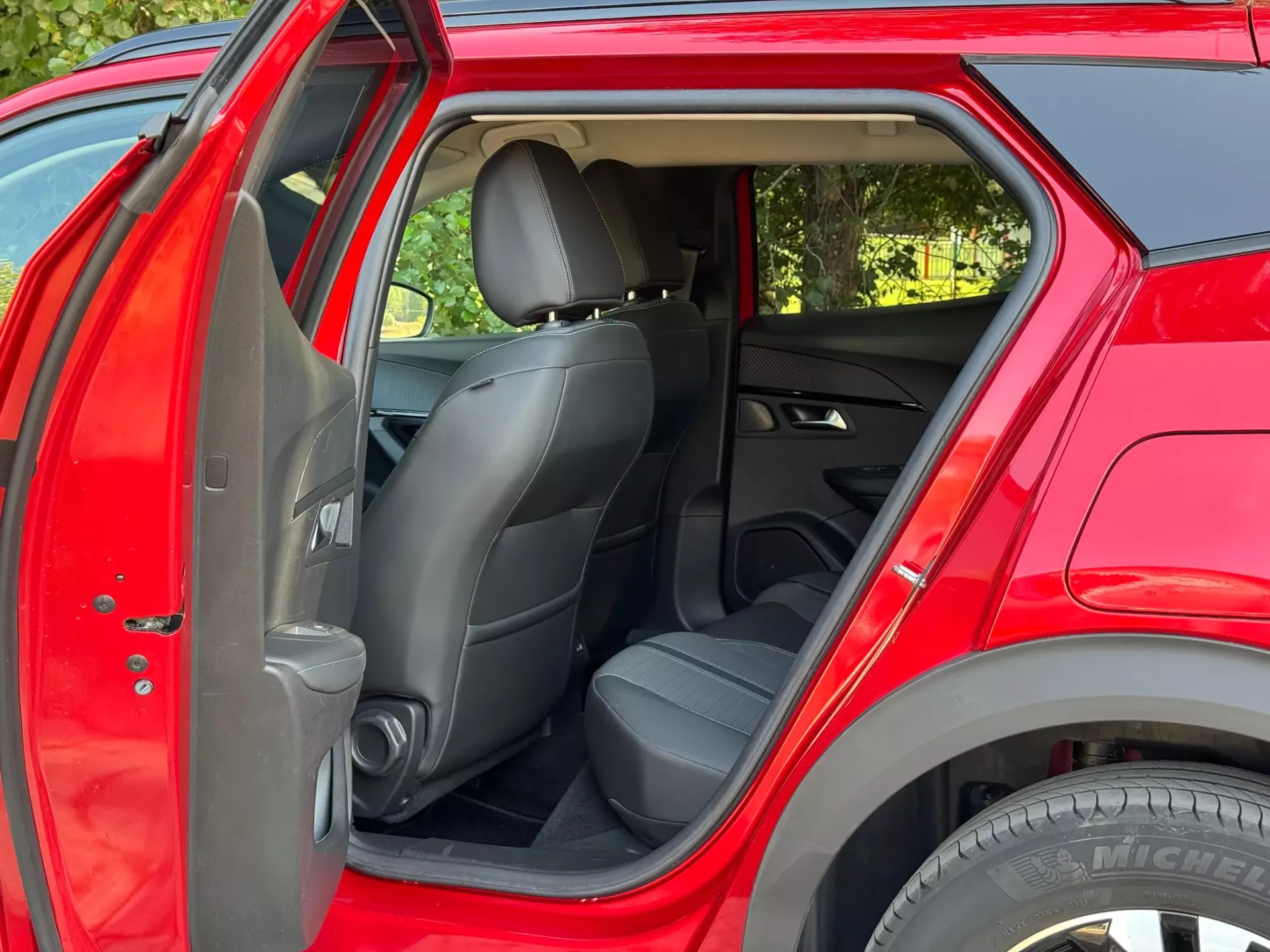 Peugeot e-2008 50 kWh Allure 27