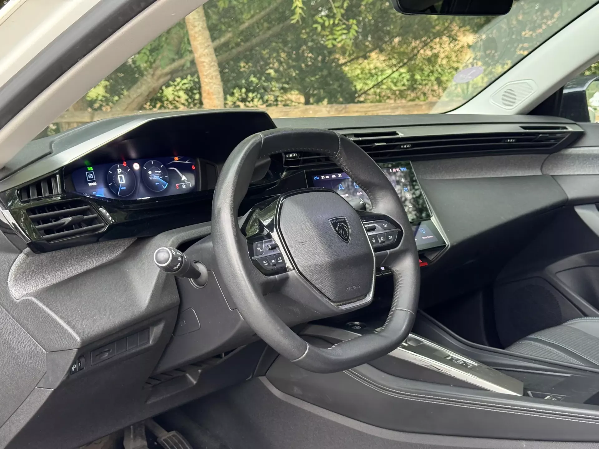 Peugeot 308 1.2 PureTech Allure EAT8 17