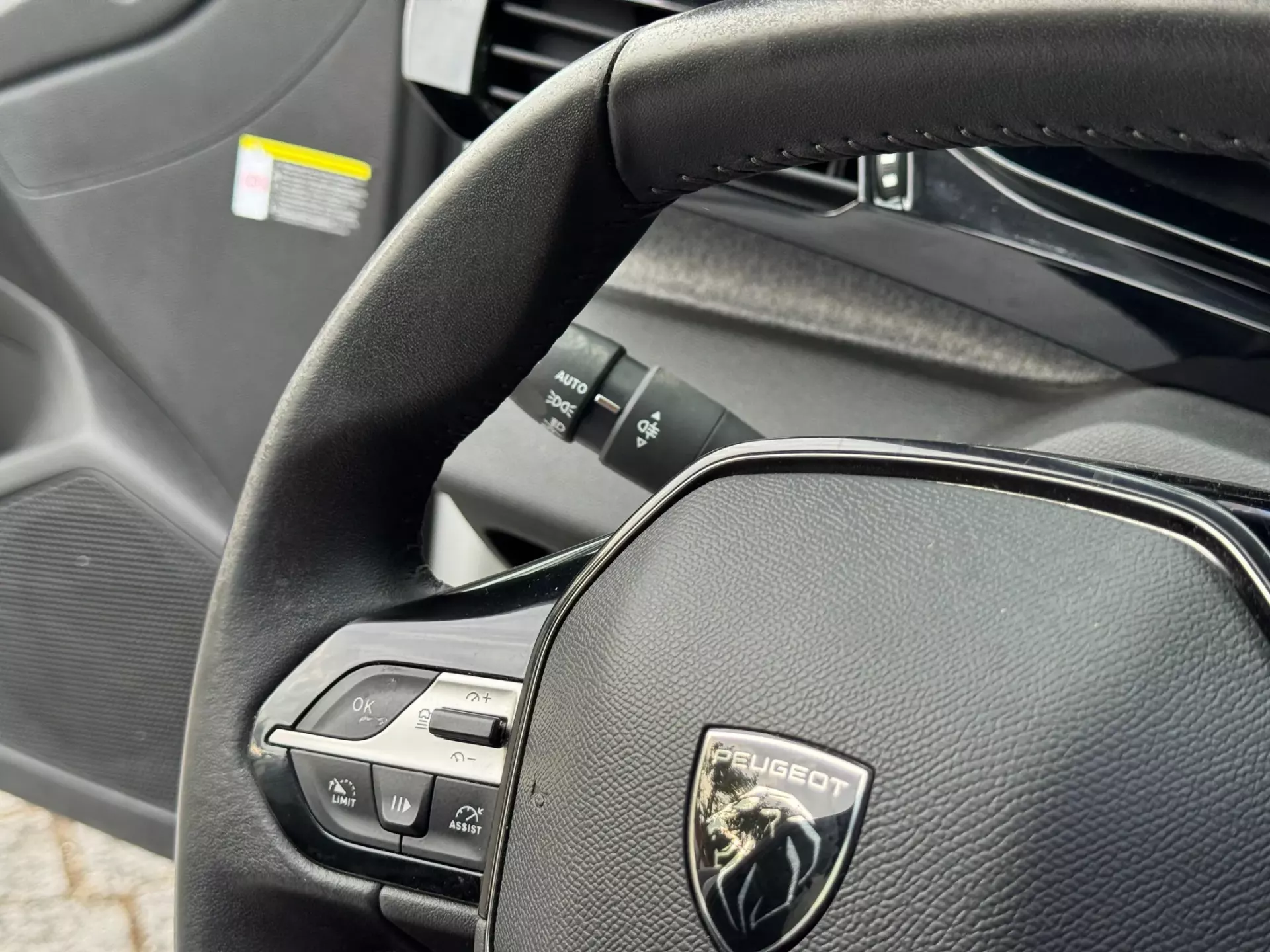 Peugeot 308 1.2 PureTech Allure EAT8 20