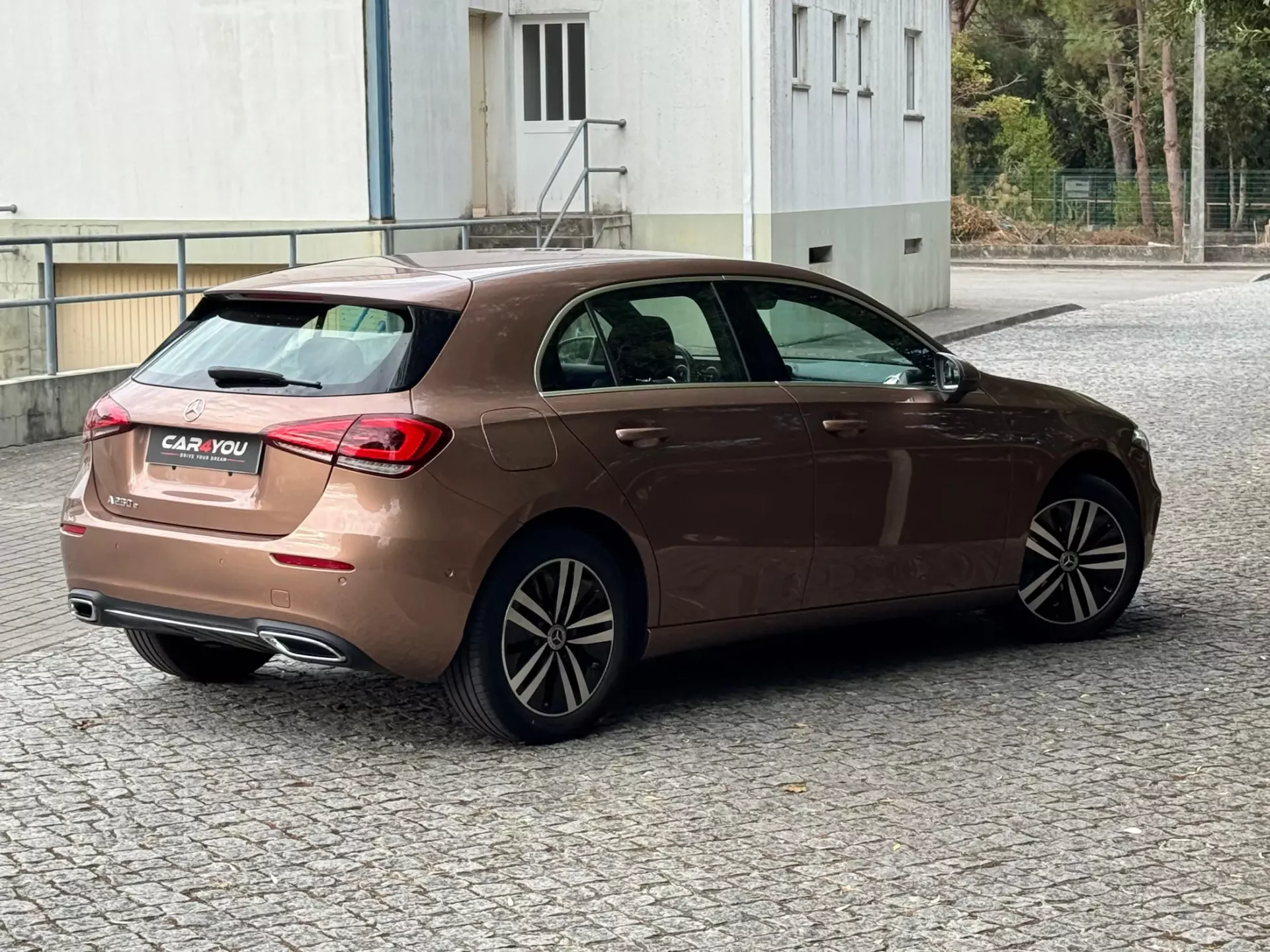 Mercedes-Benz CLA 250 e Progressive 4