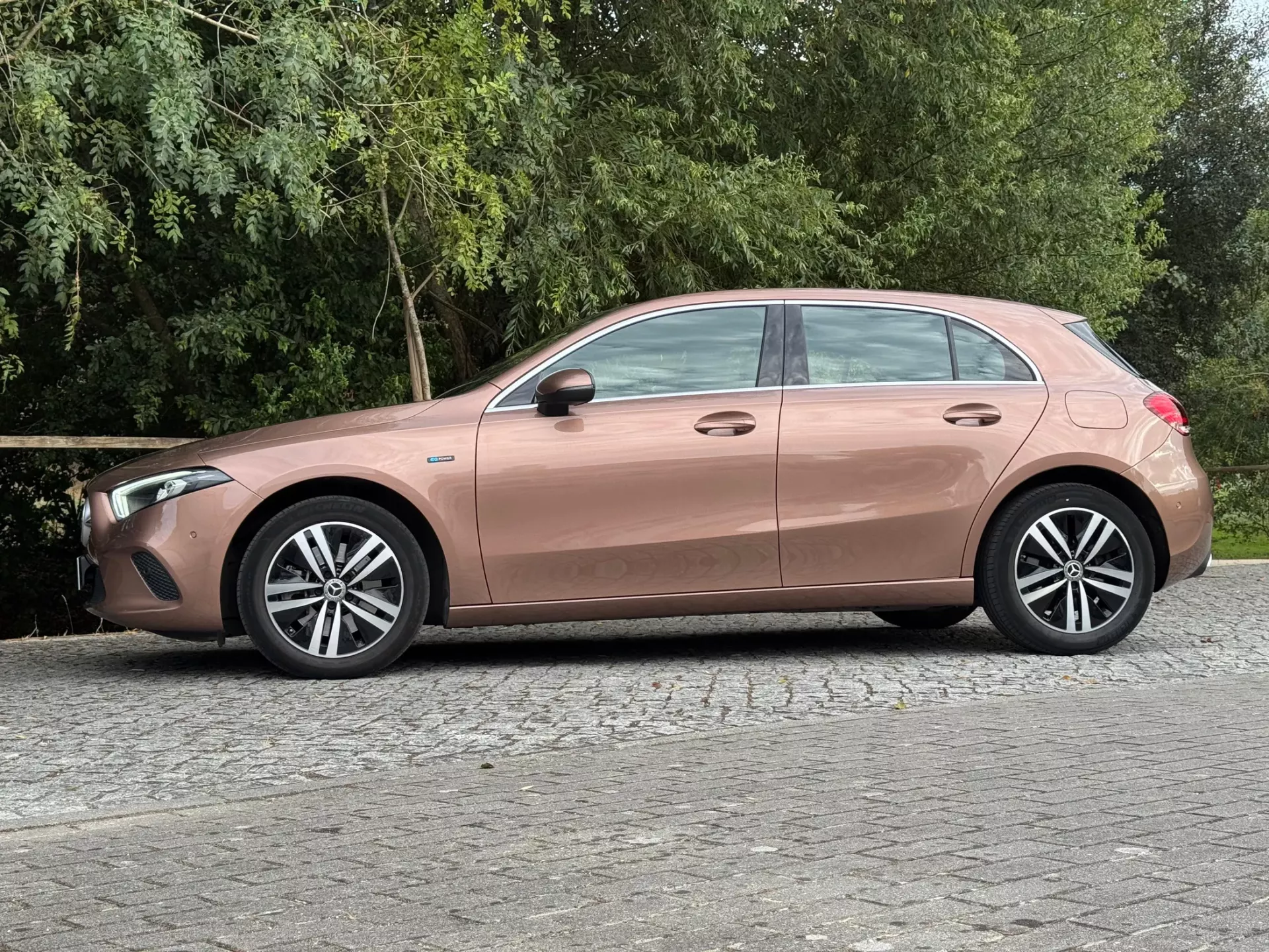 Mercedes-Benz CLA 250 e Progressive 8