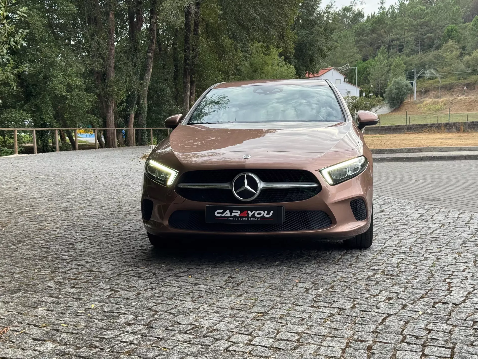 Mercedes-Benz CLA 250 e Progressive 11