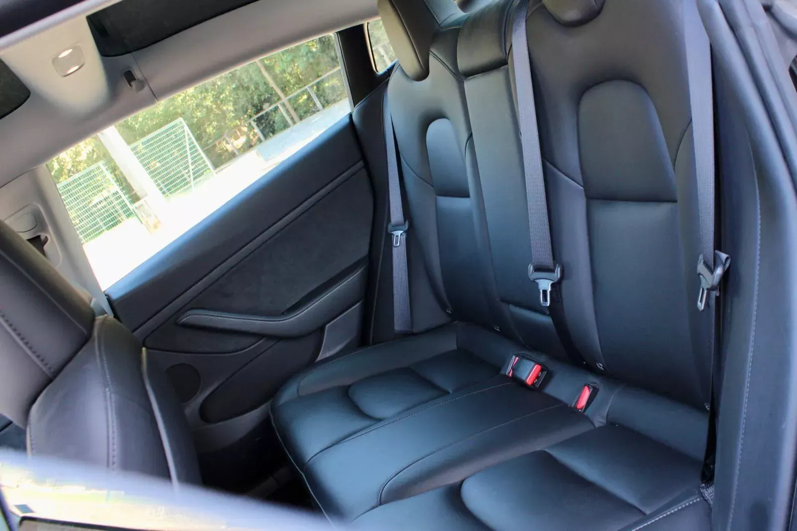 Tesla Model 3 Long-Range Dual Motor AWD 17