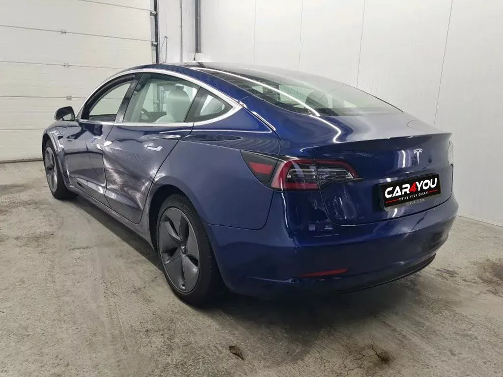 Tesla Model 3 Standard Range Plus RWD 2