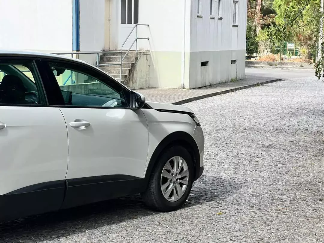 Peugeot 3008 1.5 BlueHDi Allure EAT8 6