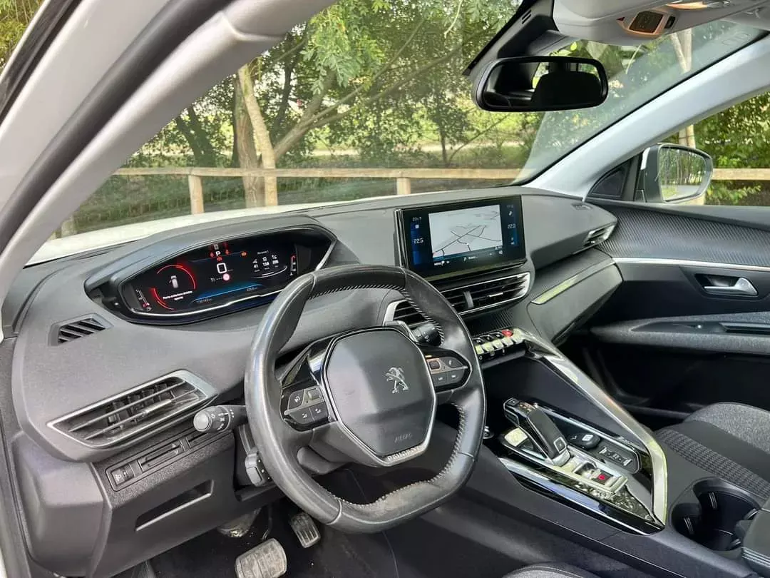 Peugeot 3008 1.5 BlueHDi Allure EAT8 18