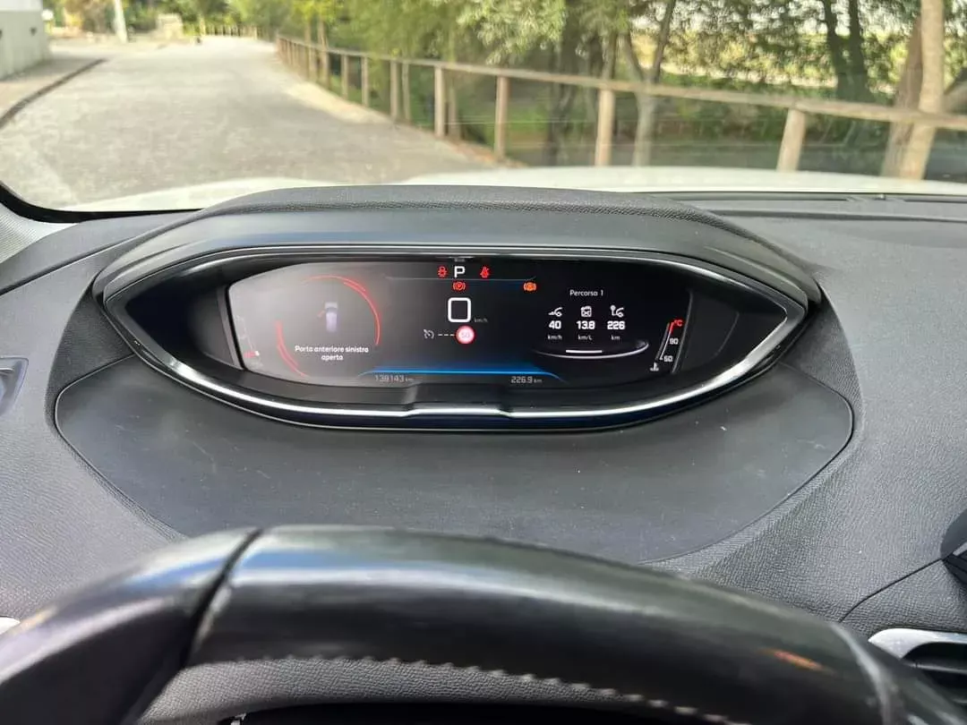 Peugeot 3008 1.5 BlueHDi Allure EAT8 19