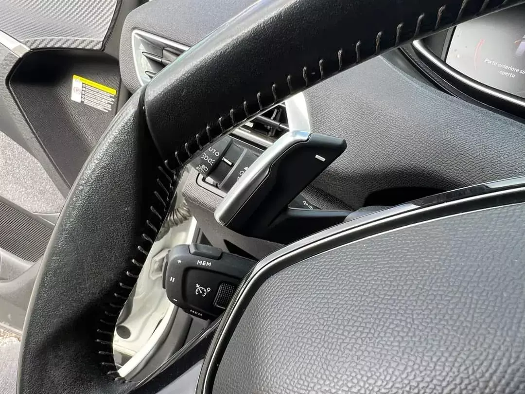 Peugeot 3008 1.5 BlueHDi Allure EAT8 20