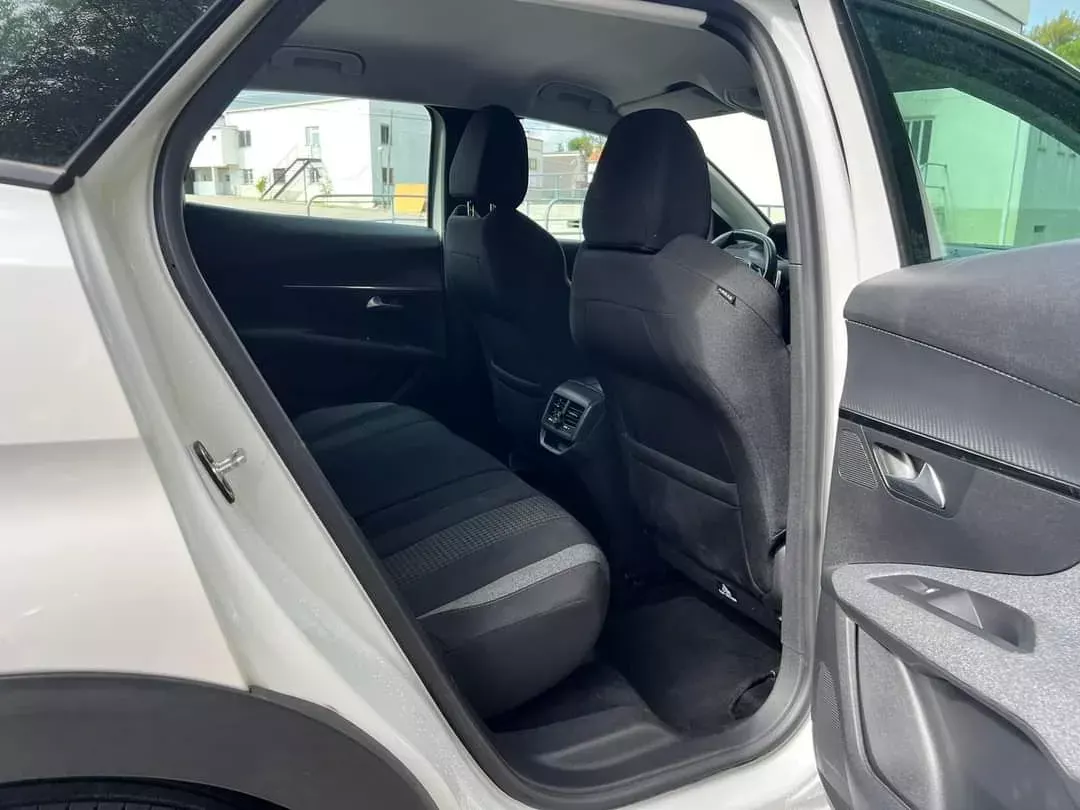 Peugeot 3008 1.5 BlueHDi Allure EAT8 24