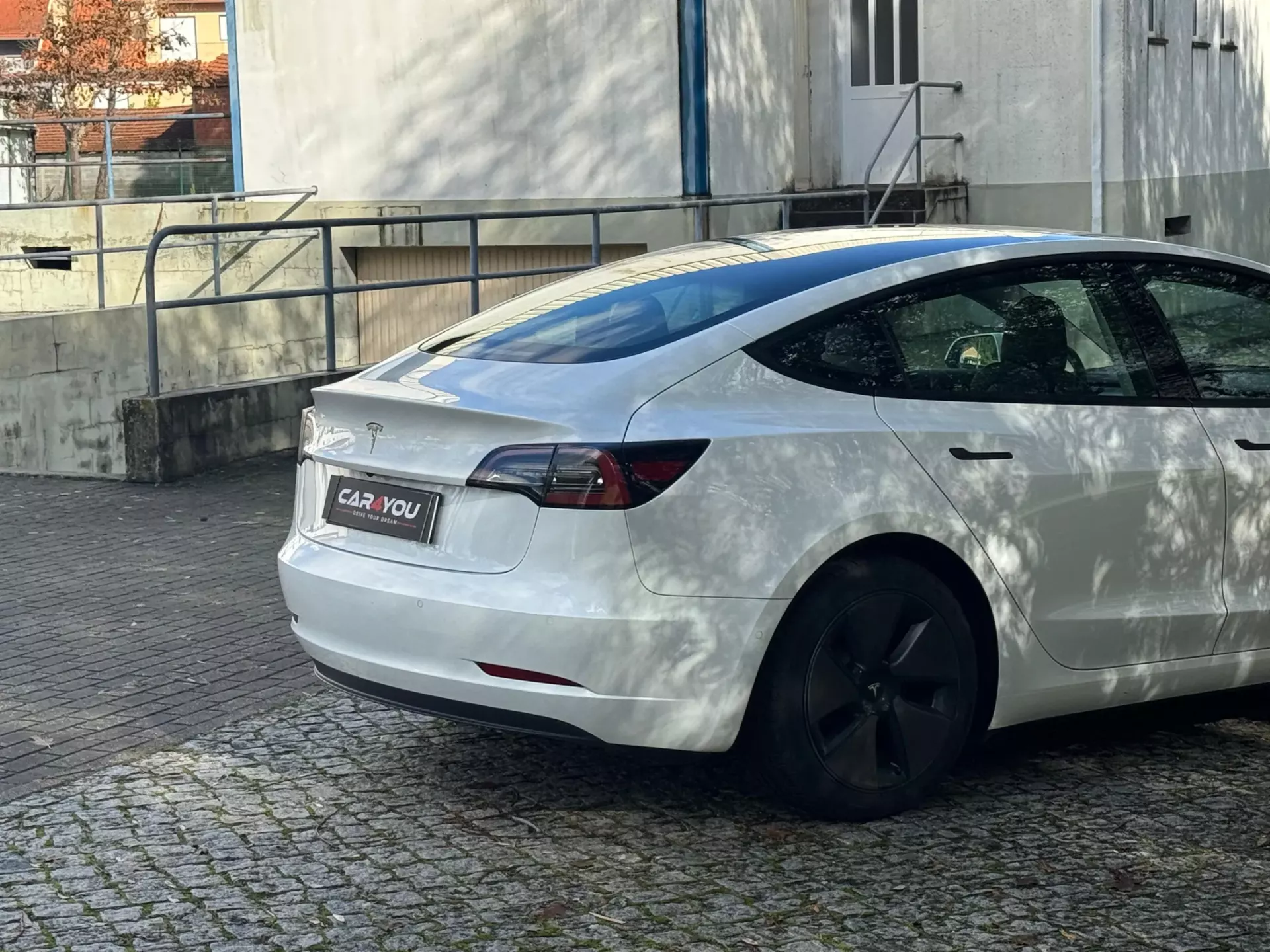 Tesla Model 3 Standard Range Plus RWD 5