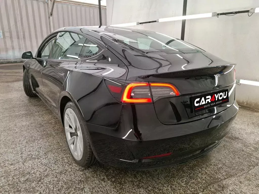 Tesla Model 3 Standard Range Plus RWD 4