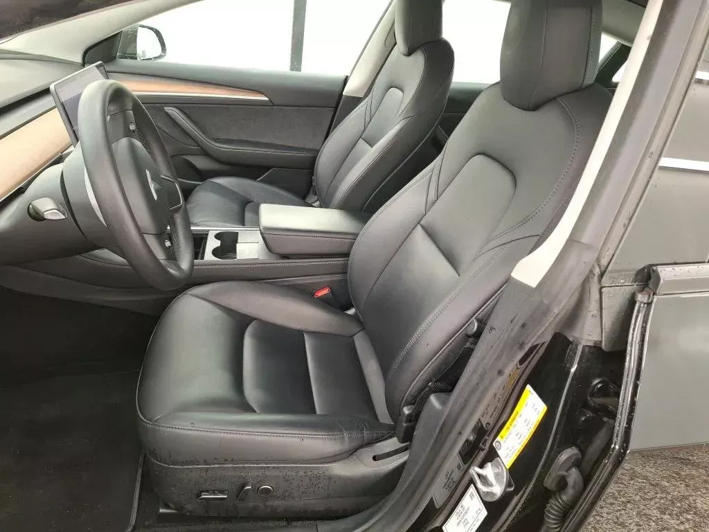 Tesla Model 3 Standard Range Plus RWD 12