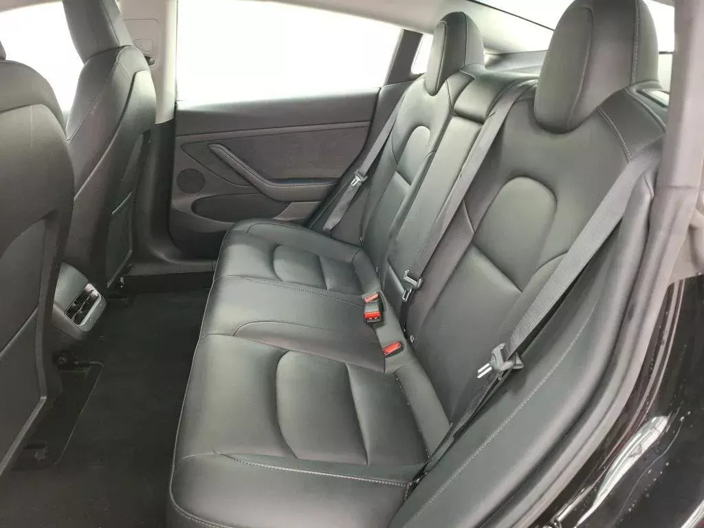 Tesla Model 3 Standard Range Plus RWD 13