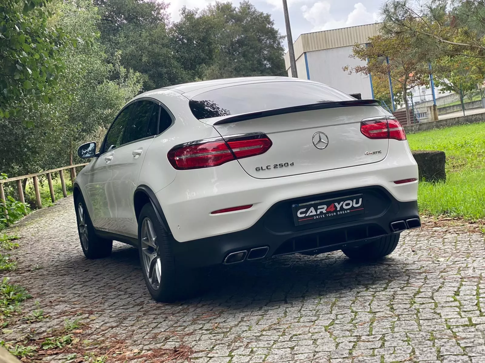 Mercedes-Benz GLC 250 d Coupé AMG Line 4-Matic 11