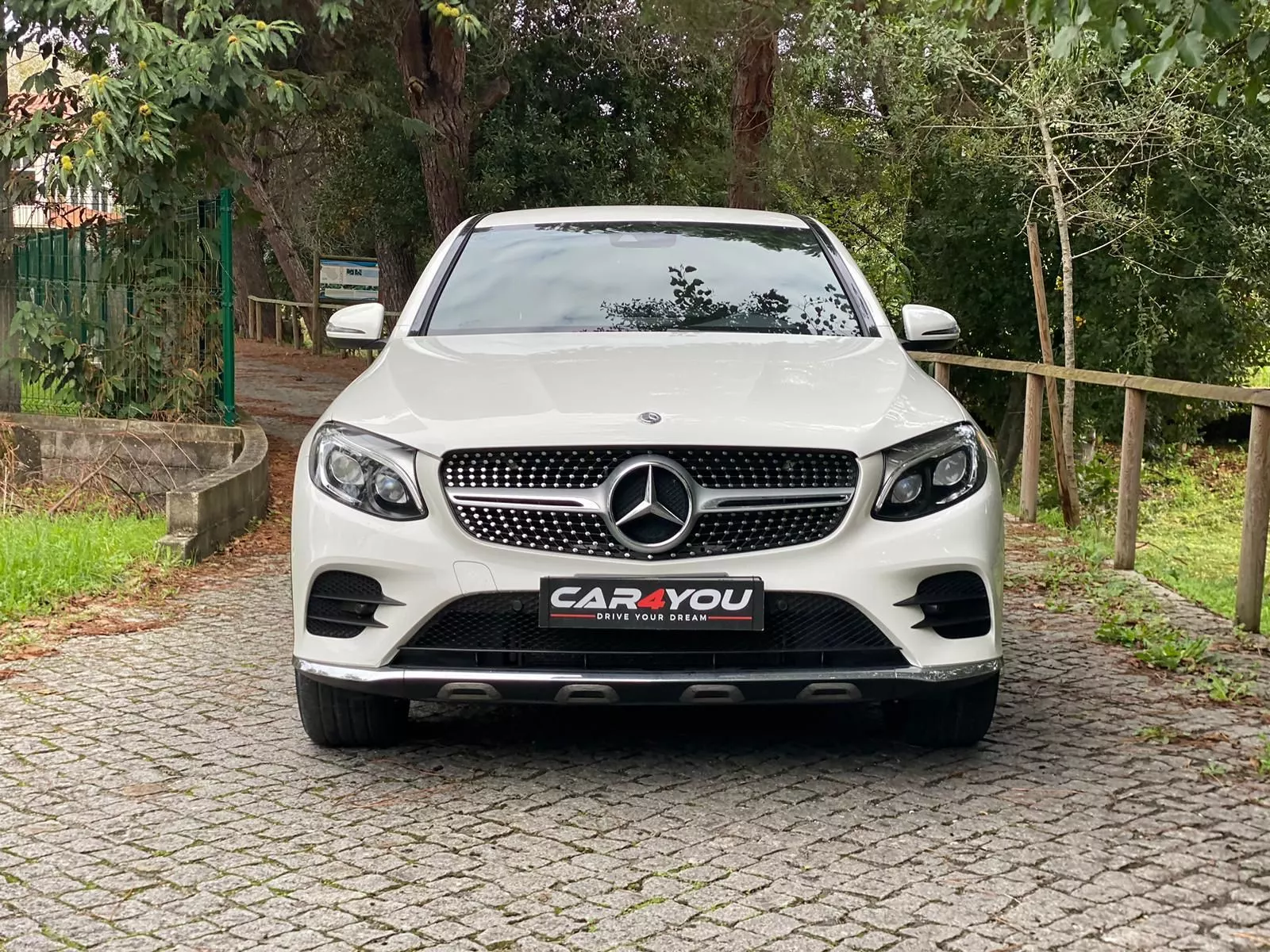 Mercedes-Benz GLC 250 d Coupé AMG Line 4-Matic 12