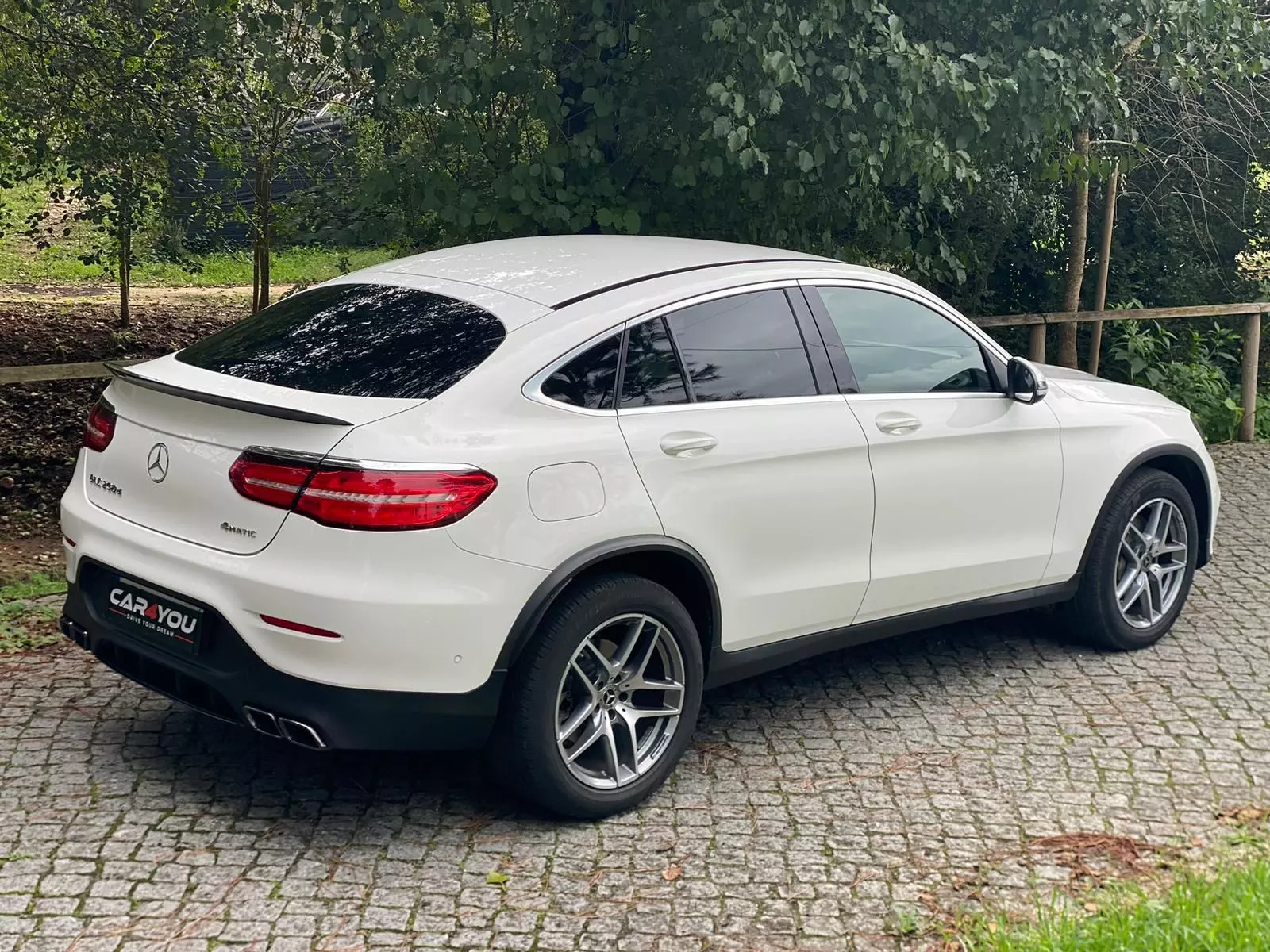 Mercedes-Benz GLC 250 d Coupé AMG Line 4-Matic 15