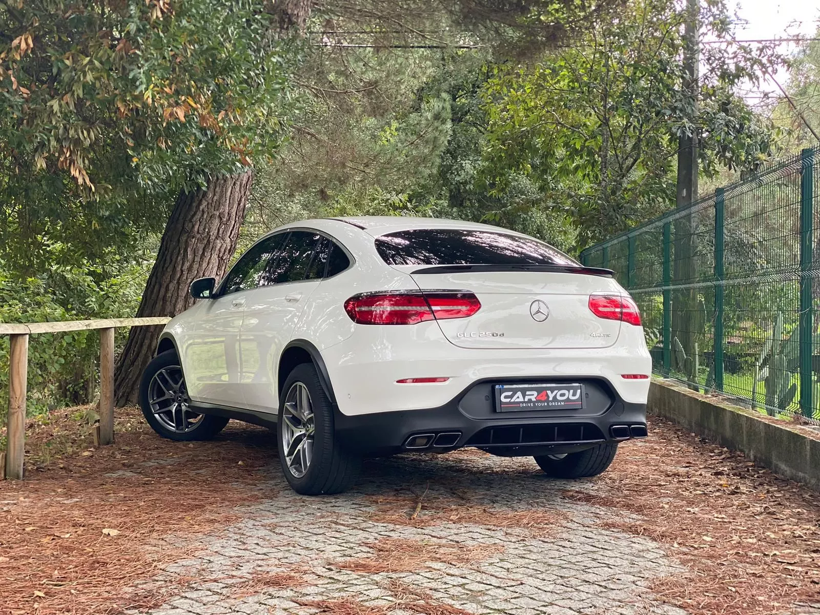 Mercedes-Benz GLC 250 d Coupé AMG Line 4-Matic 17