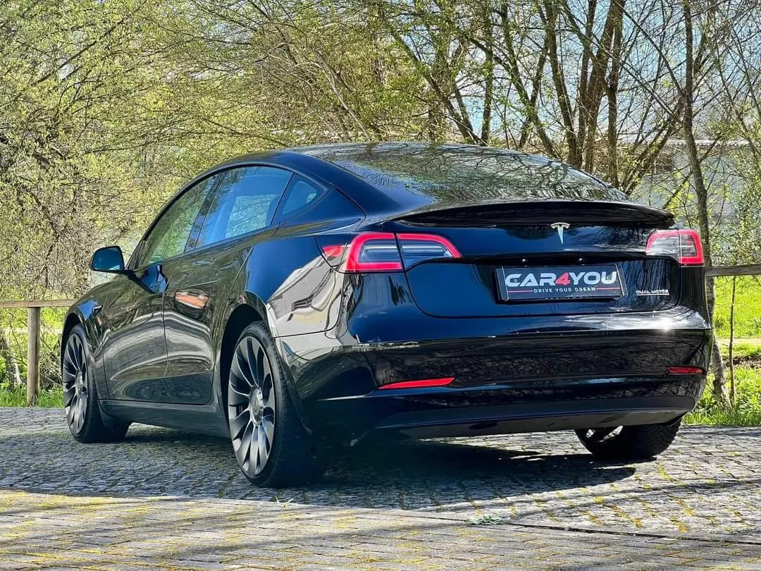 Tesla Model 3 Performance Dual Motor AWD 11