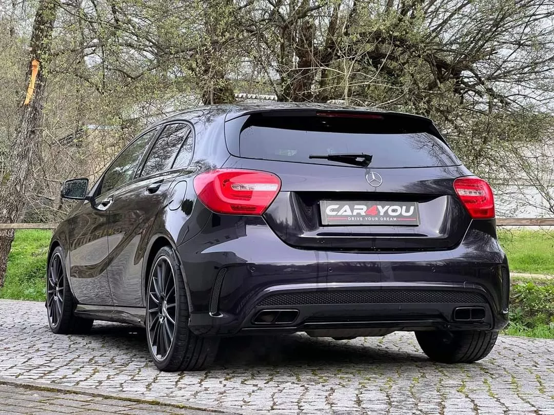Mercedes-Benz A 45 AMG 4-Matic 12