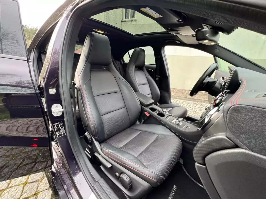 Mercedes-Benz A 45 AMG 4-Matic 26