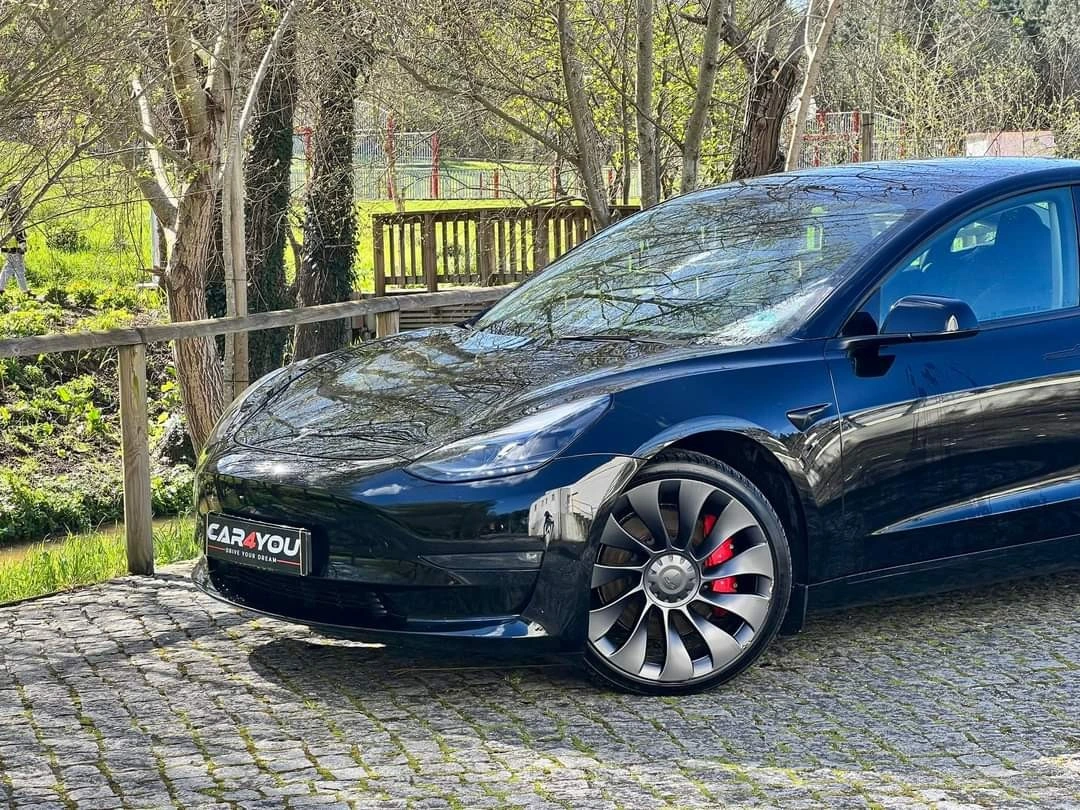 Tesla Model 3 Performance Dual Motor AWD 3