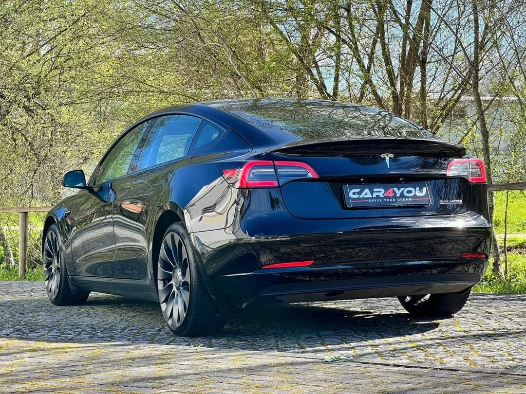 Tesla Model 3 Performance Dual Motor AWD 11