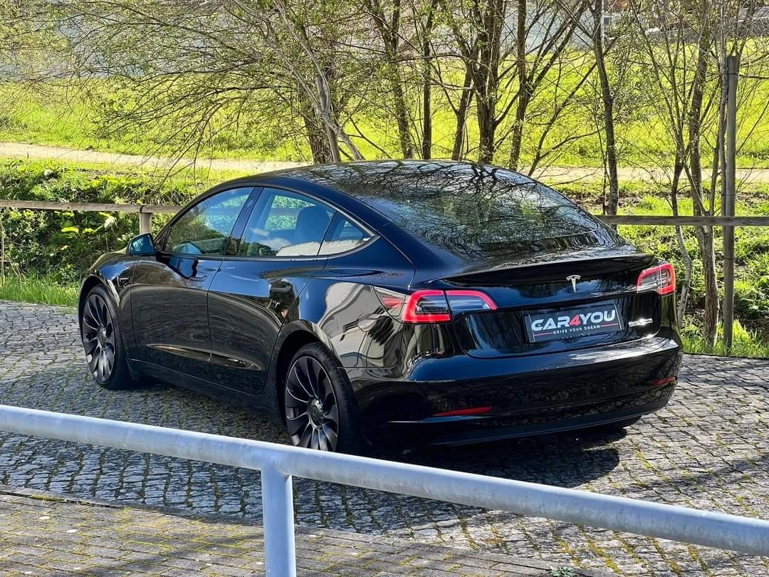 Tesla Model 3 Performance Dual Motor AWD 12