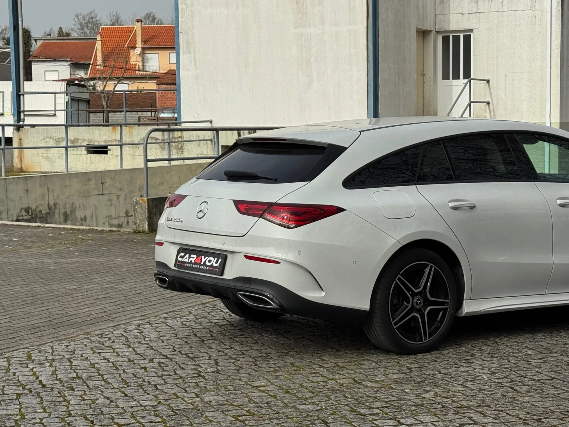 Mercedes-Benz CLA 250 e Shooting Brake AMG Line 5