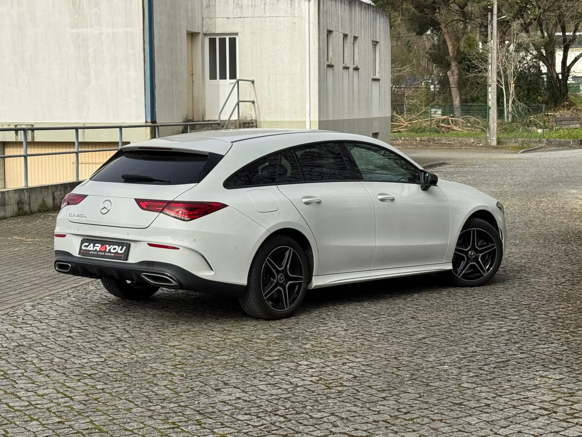 Mercedes-Benz CLA 250 e Shooting Brake AMG Line 7