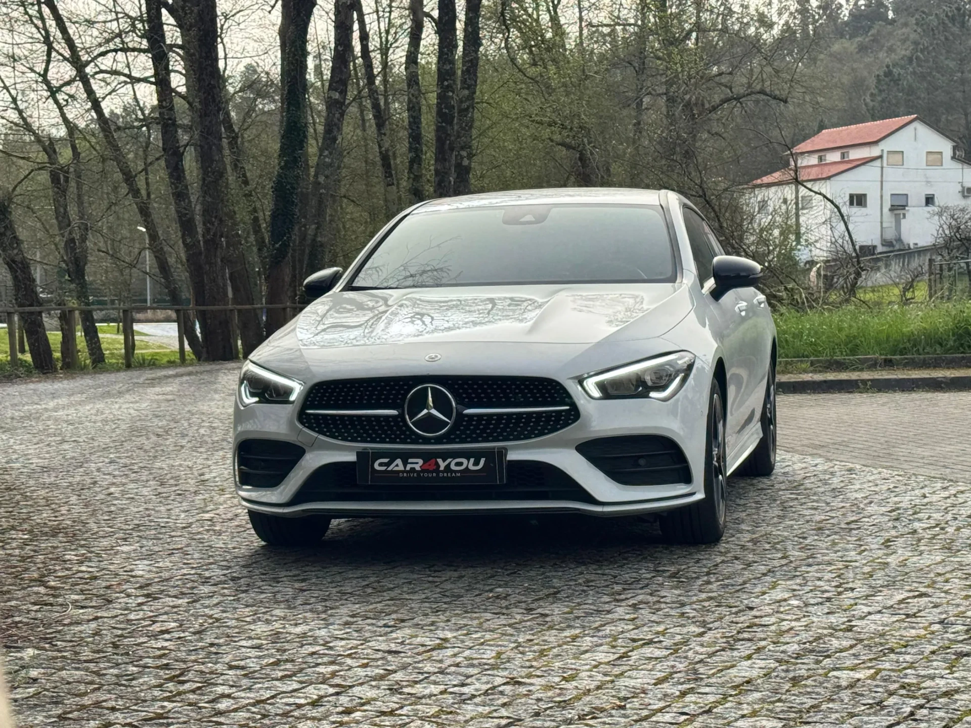 Mercedes-Benz CLA 250 e Shooting Brake AMG Line 14