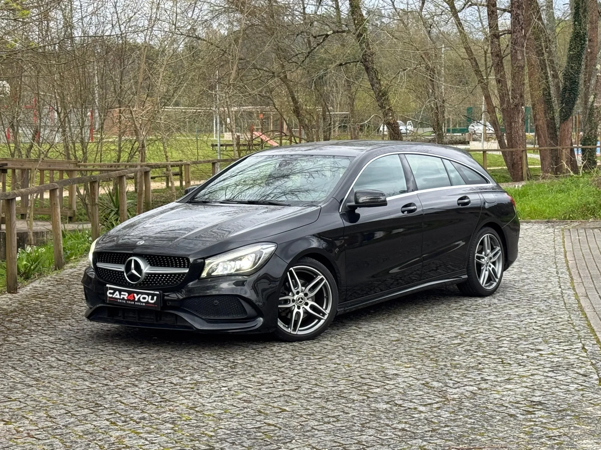 Mercedes-Benz CLA 180 7G-DCT AMG Line 1