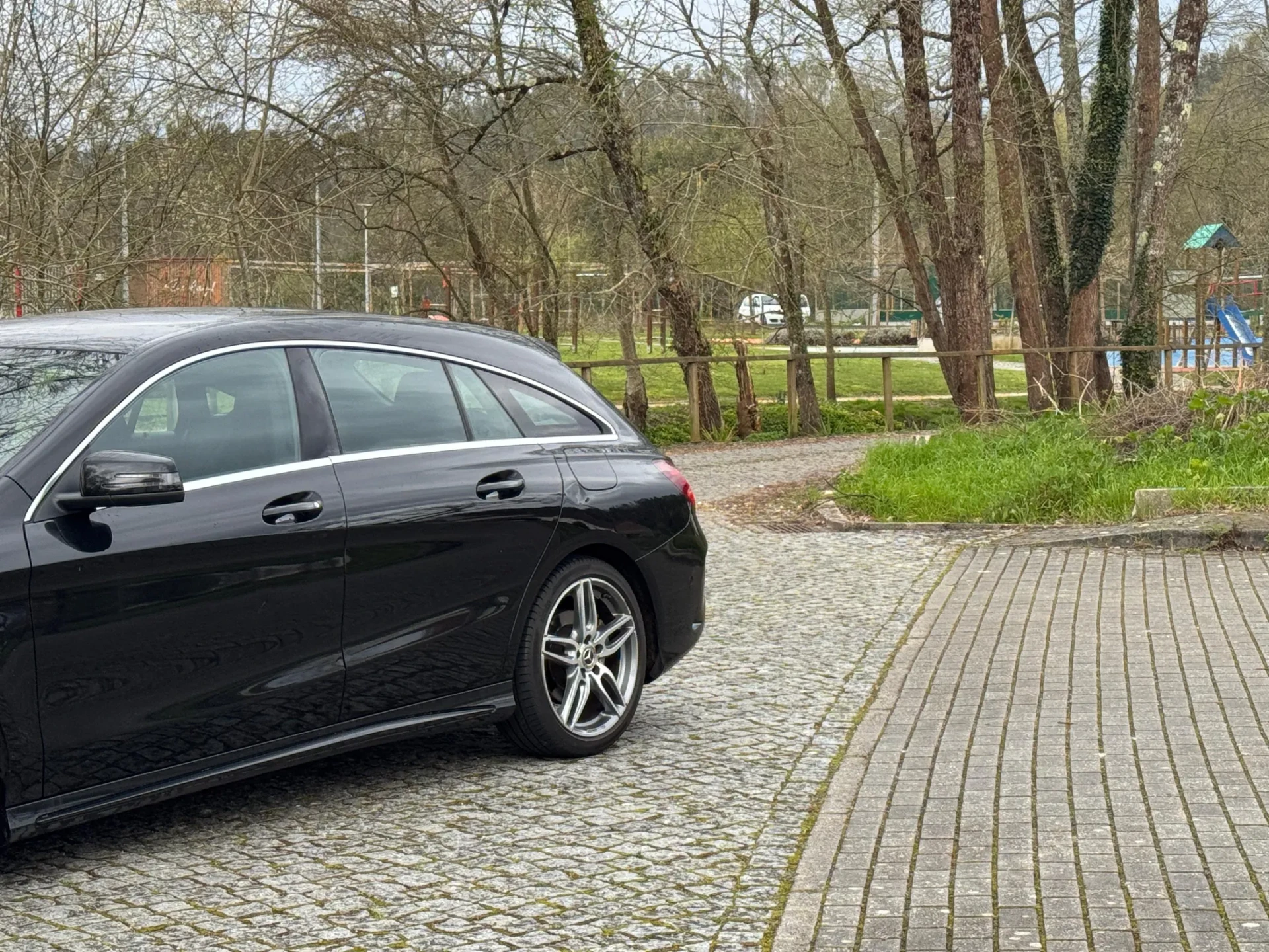 Mercedes-Benz CLA 180 7G-DCT AMG Line 3