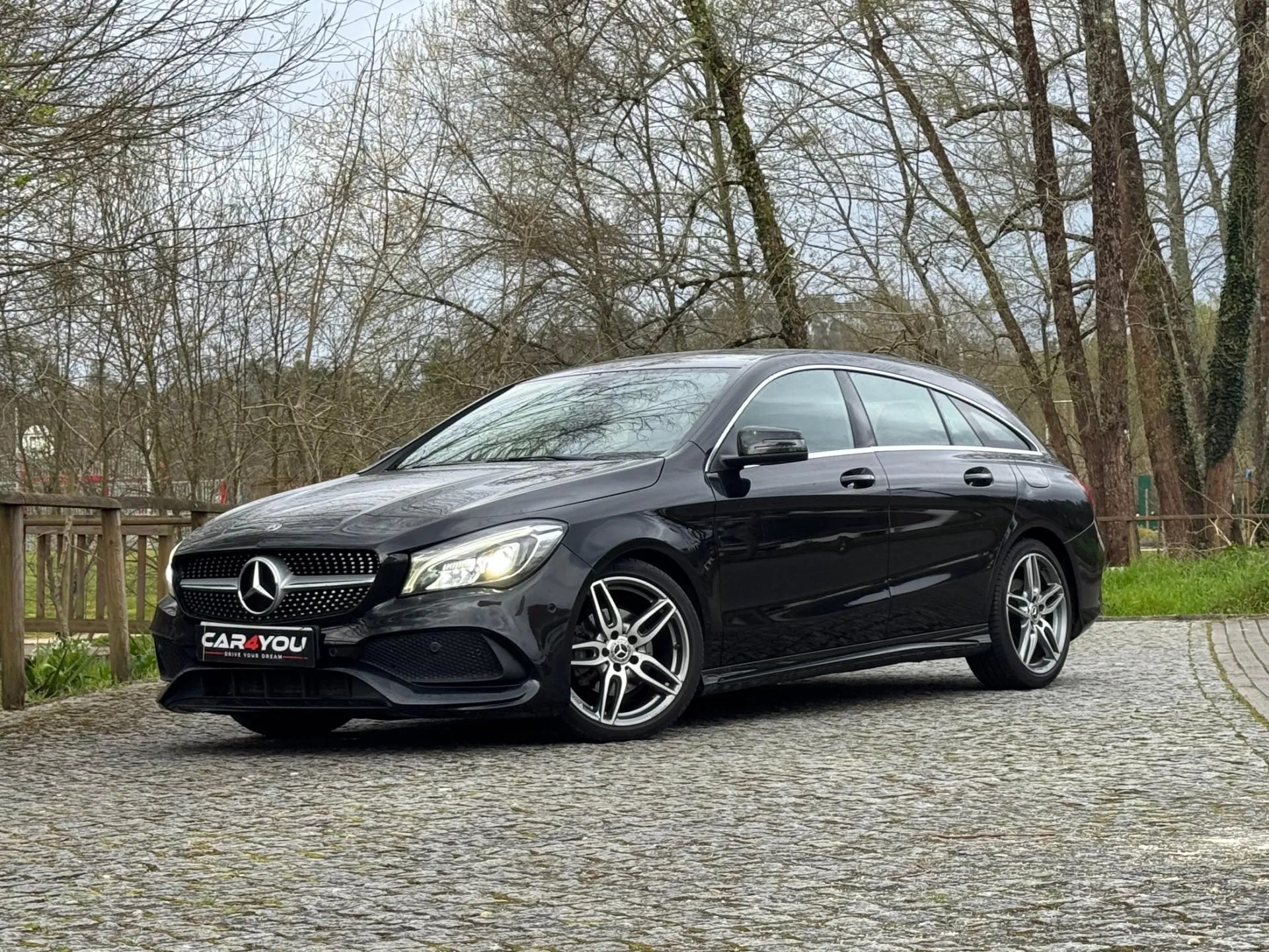 Mercedes-Benz CLA 180 7G-DCT AMG Line 4