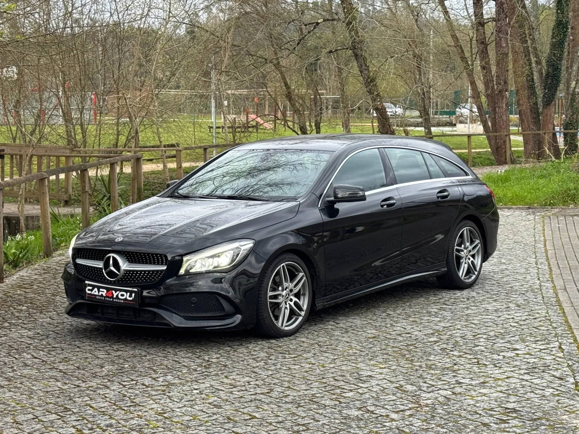 Mercedes-Benz CLA 180 7G-DCT AMG Line 14