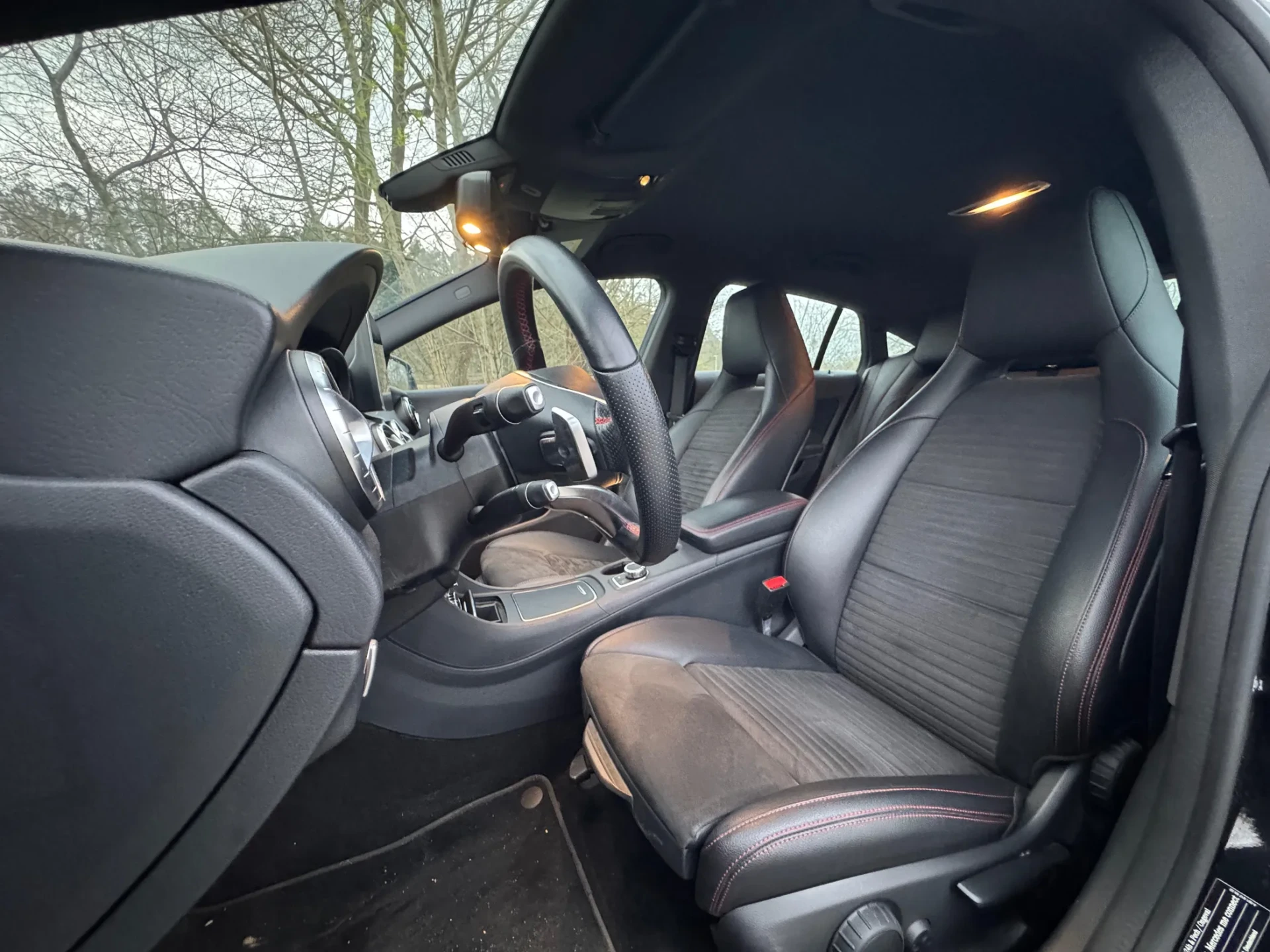 Mercedes-Benz CLA 180 7G-DCT AMG Line 21