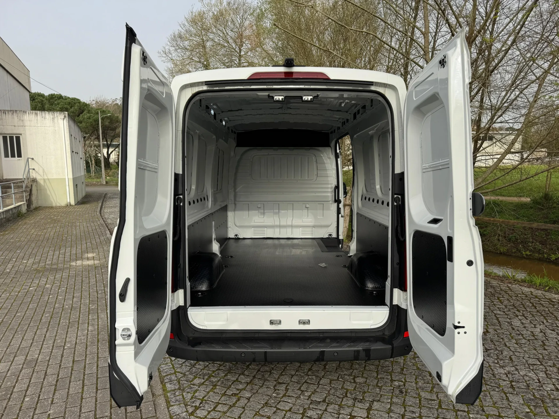 Maxus eDeliver 9 77 kWh L3H2 19