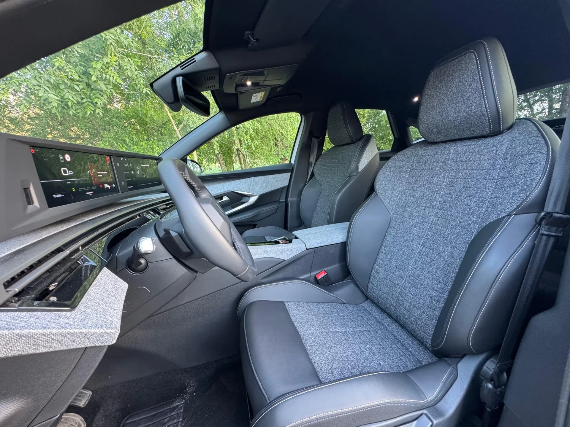 Peugeot 3008 1.2 Hybrid Allure e-DCS6 23