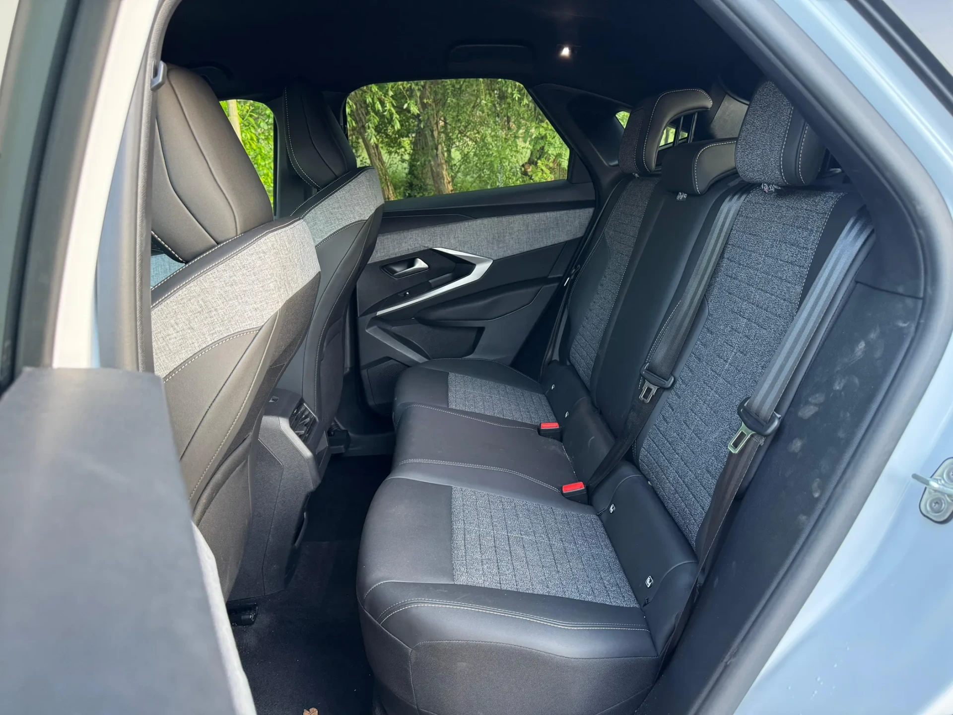 Peugeot 3008 1.2 Hybrid Allure e-DCS6 30