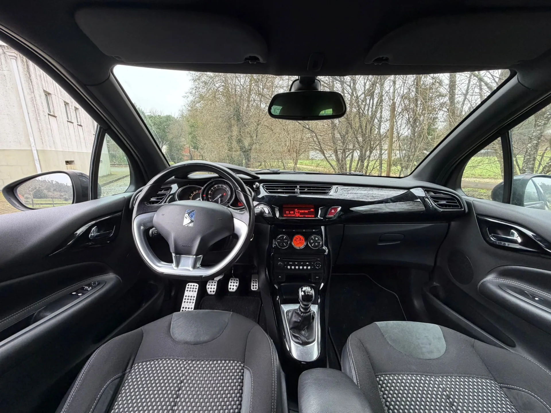Citroen DS3 1.6 THP Sport Chic 23