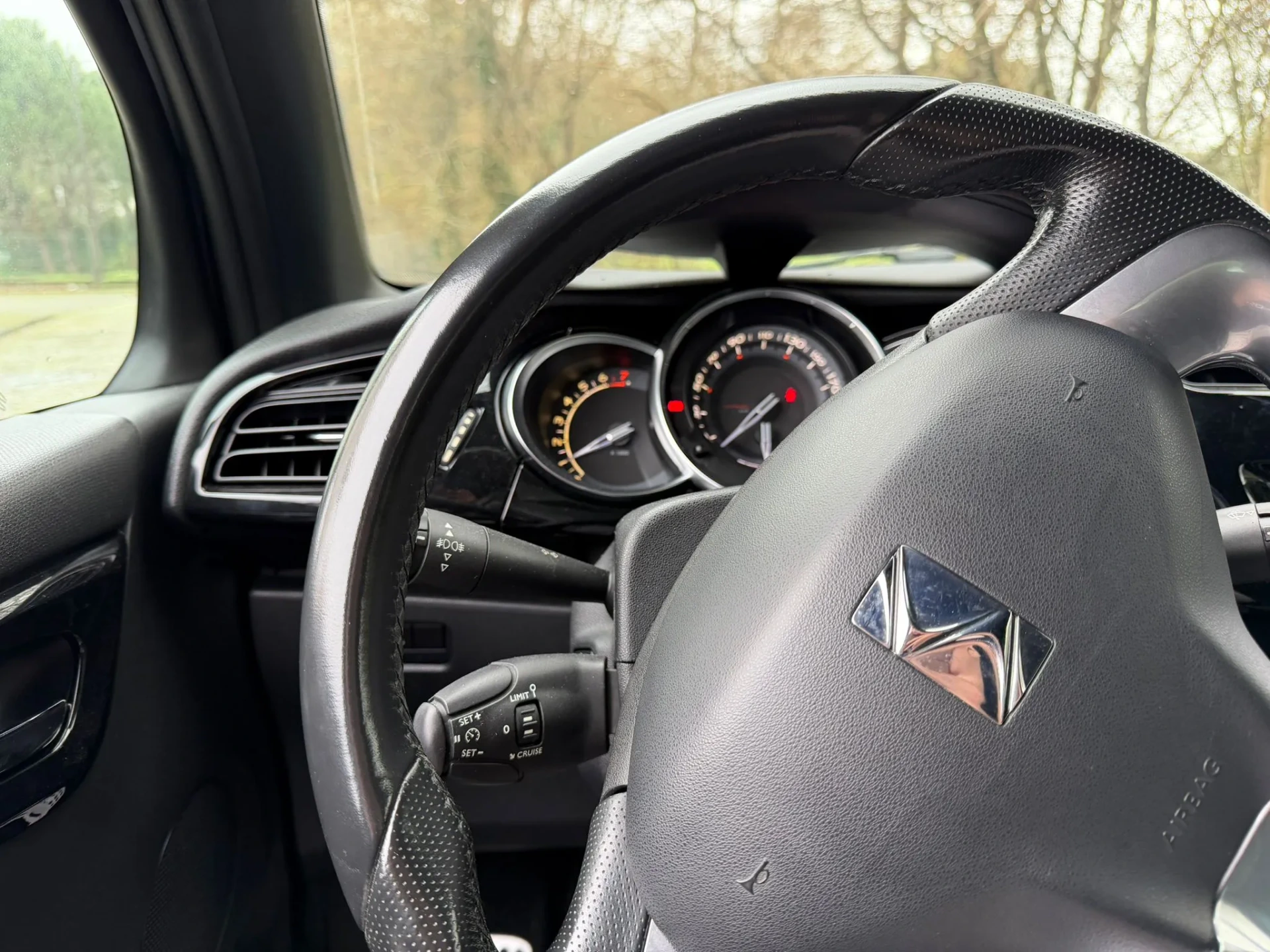 Citroen DS3 1.6 THP Sport Chic 25