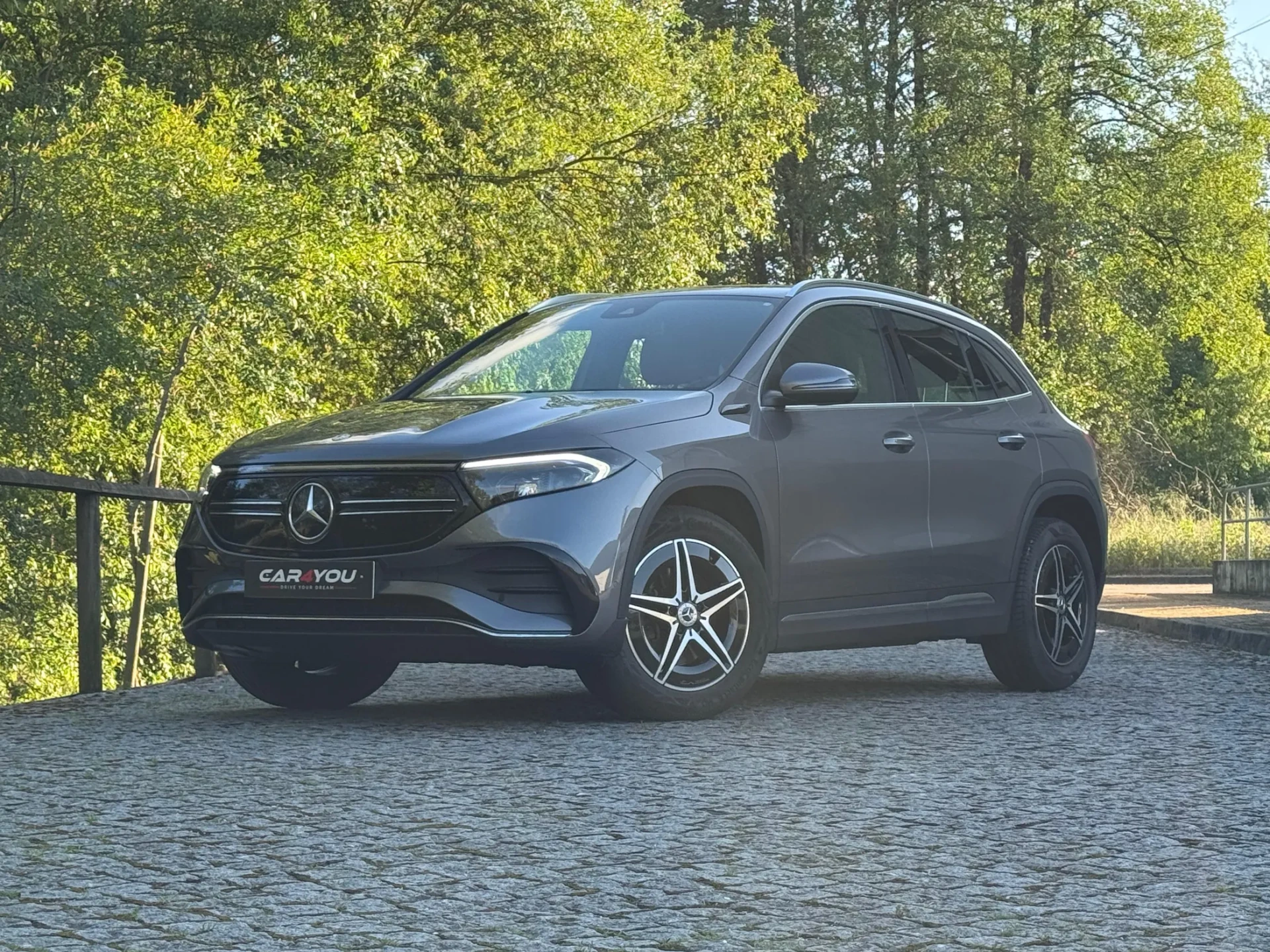 Mercedes-Benz EQA 250 AMG Line 4