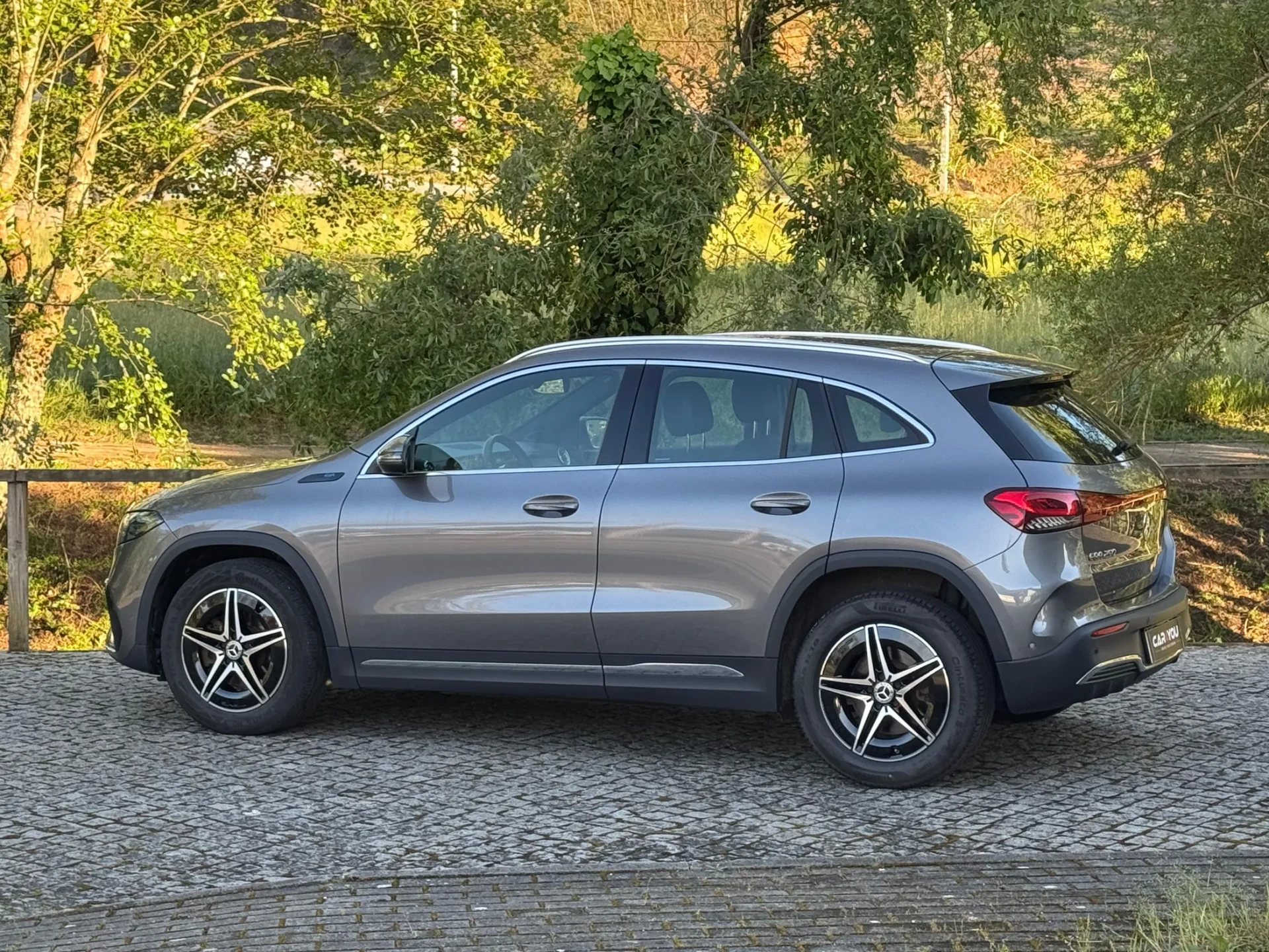 Mercedes-Benz EQA 250 AMG Line 9