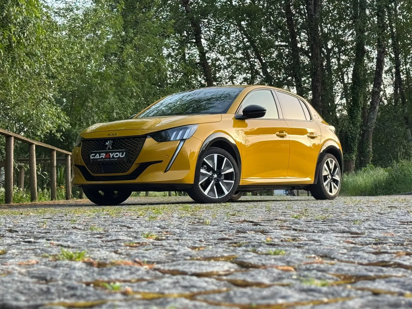 Peugeot e-208 50 kWh GT Line 8