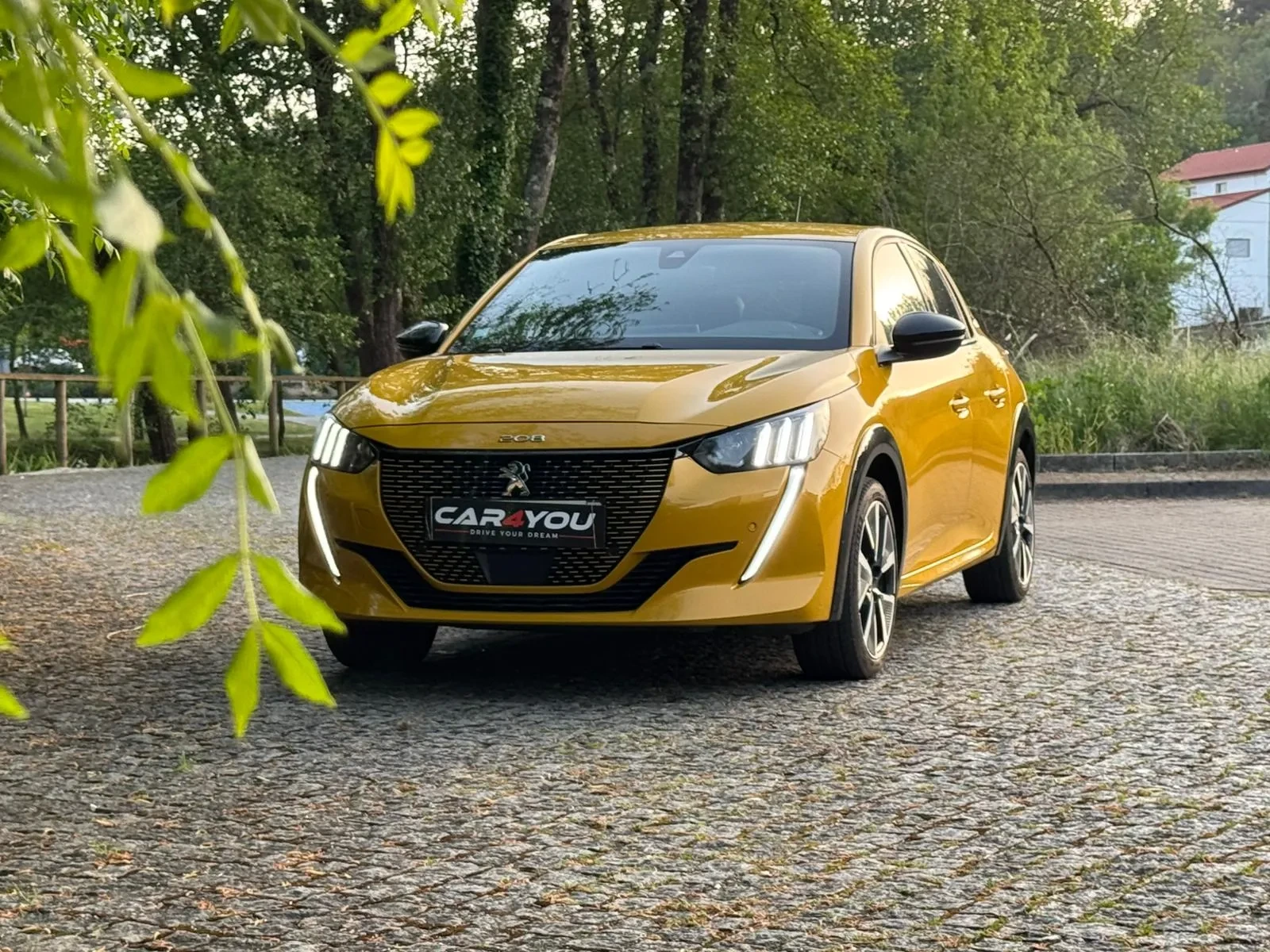 Peugeot e-208 50 kWh GT Line 10
