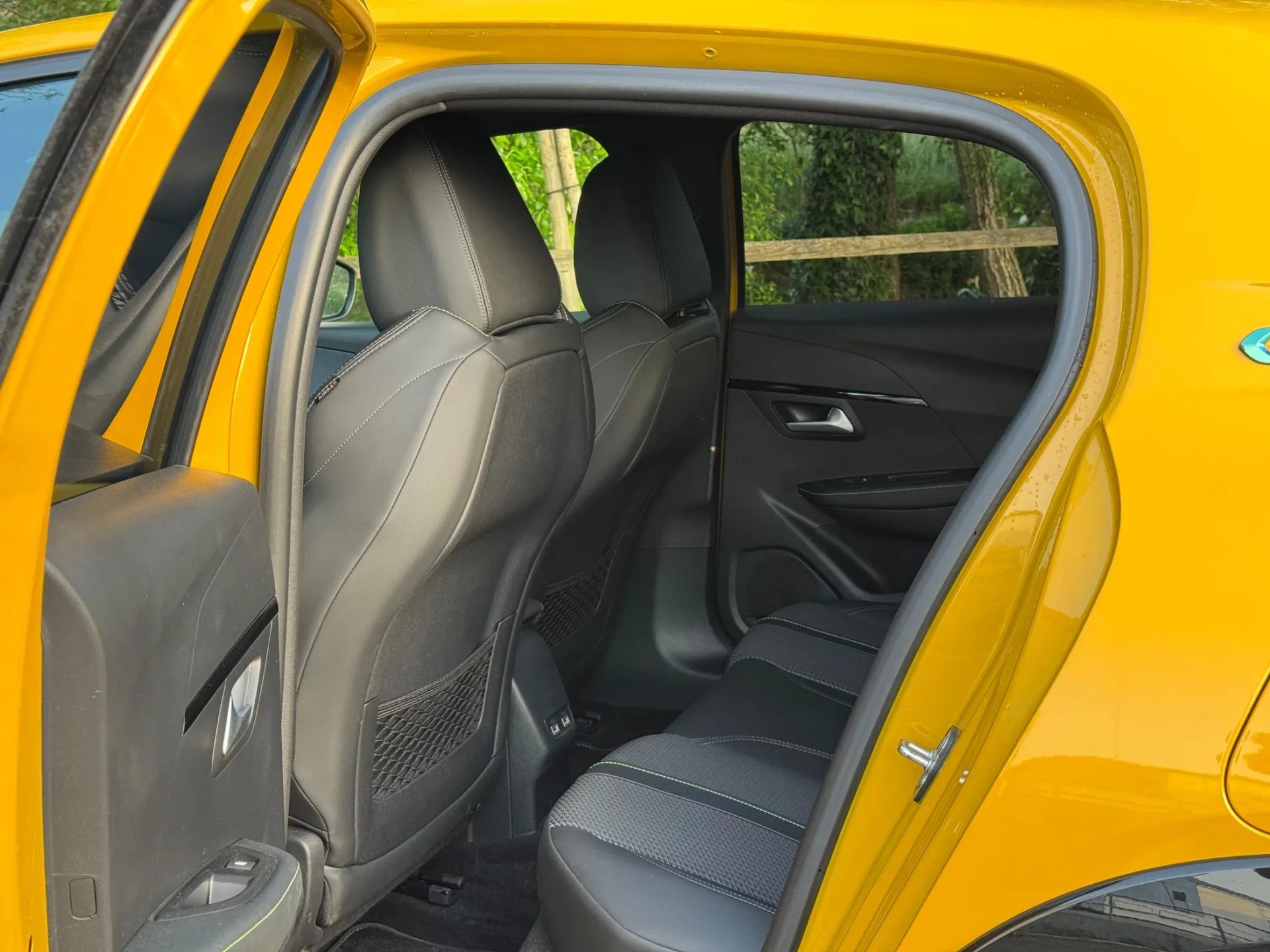 Peugeot e-208 50 kWh GT Line 39