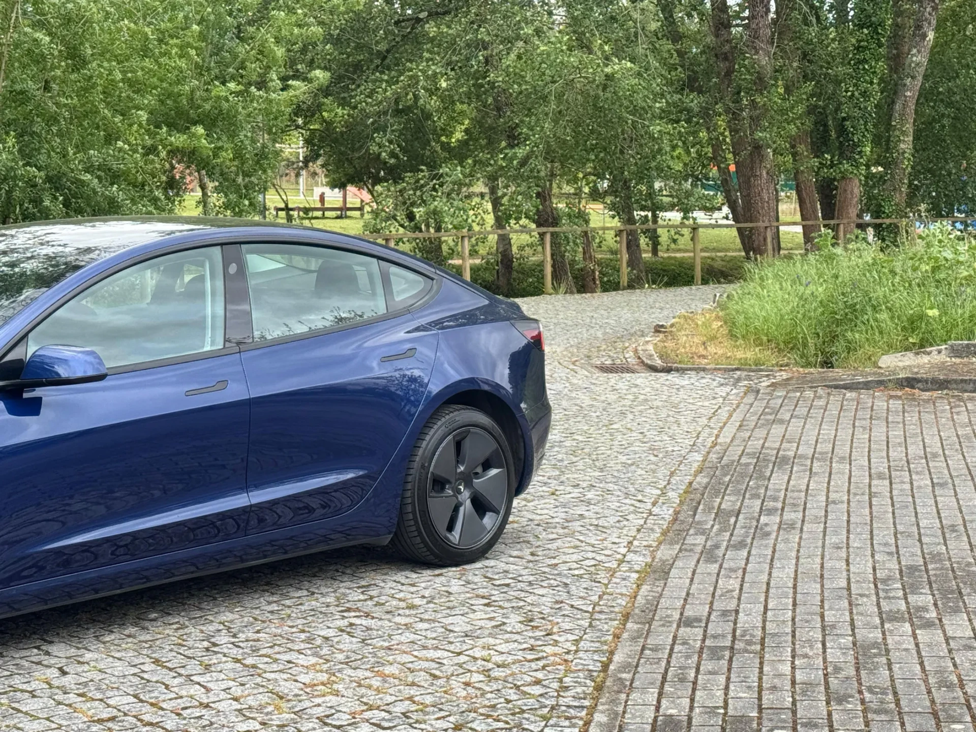 Tesla Model 3 Standard Range Plus RWD 3