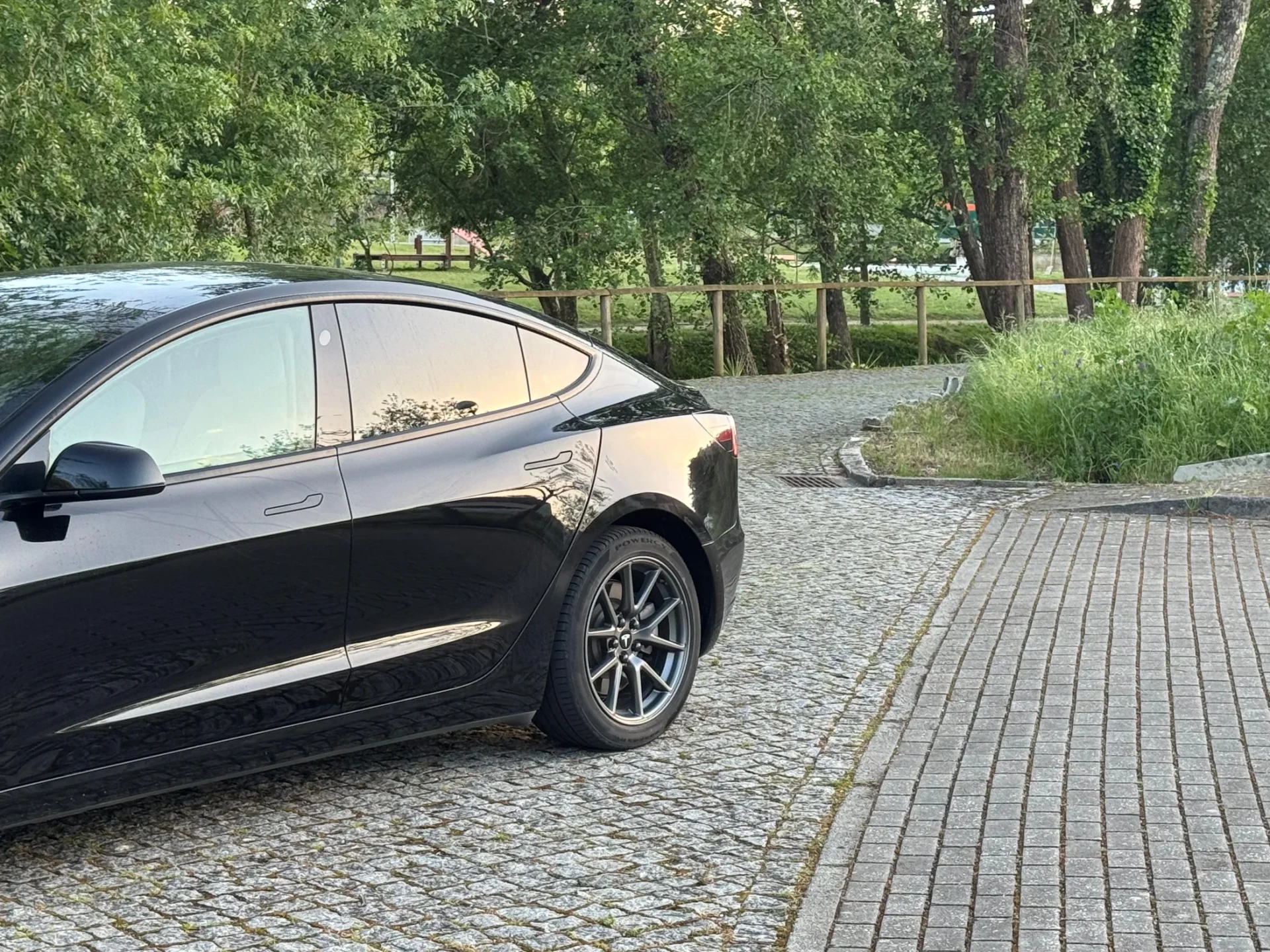 Tesla Model 3 Long Range AWD Dual Motor 3