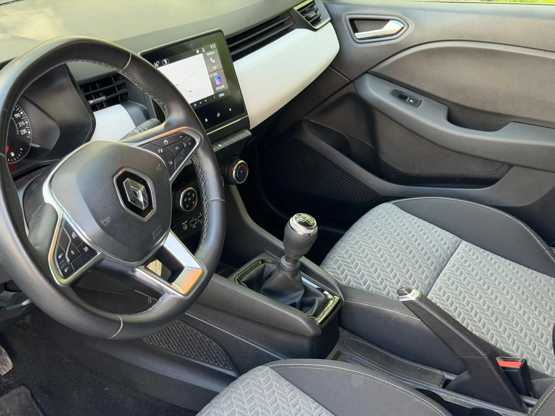 Renault Clio 1.5 Blue dCi Evolution 21