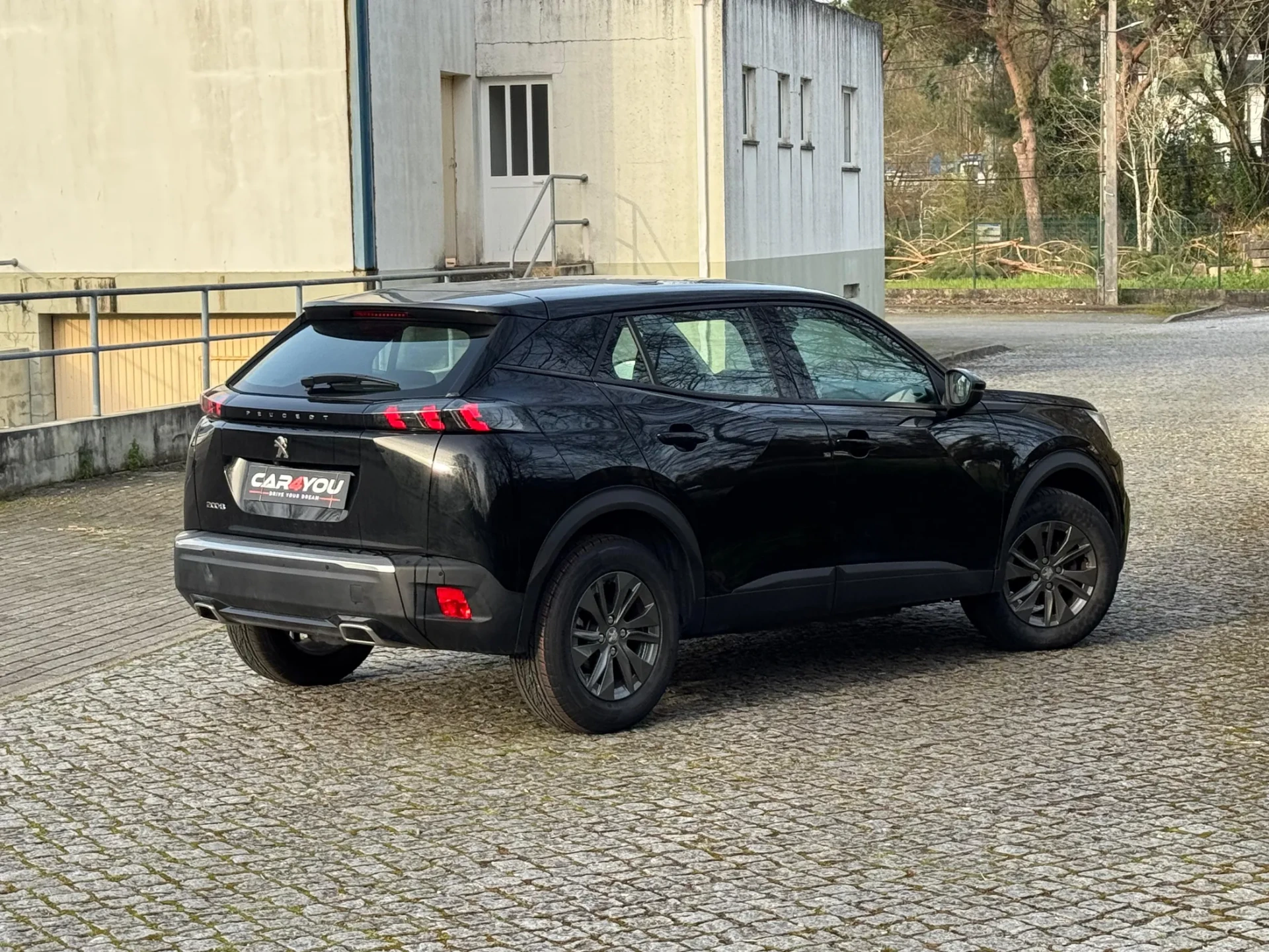 Peugeot 2008 1.2 PureTech Allure Pack EAT8 6